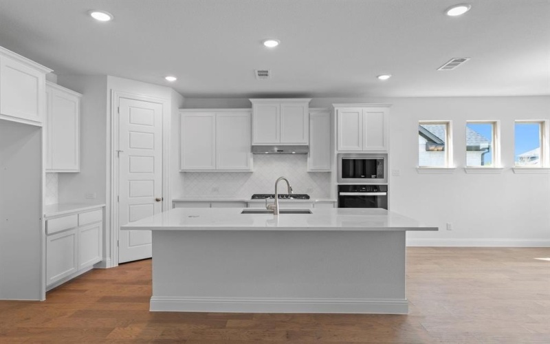 4020 Clingsman Way, McKinney, TX 75070, 4 Habitaciones Habitaciones , ,5 BañosBaños,Residential,En Venta,4020 Clingsman Way,0,20918133