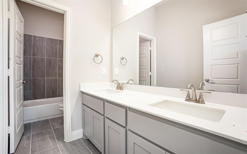 660 WALES Court, Waxahachie, TX 75167, 4 Habitaciones Habitaciones , ,2 BañosBaños,Residential,En Venta,660 WALES Court,20918222