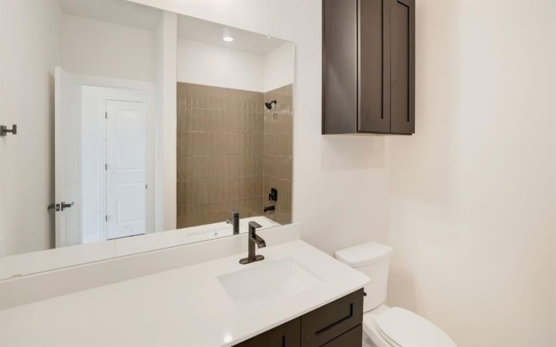1640 Keneipp Road, Carrollton, TX 75006, 4 Habitaciones Habitaciones , ,5 BañosBaños,Residential,En Venta,1640 Keneipp Road,0,20918516