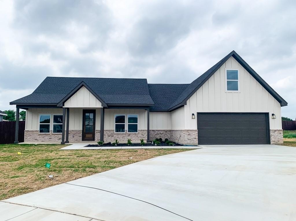 208 Bluff Court, Godley, TX 76044, 3 Bedrooms Bedrooms, ,3 BathroomsBathrooms,Residential,For Sale,208 Bluff Court,20918647