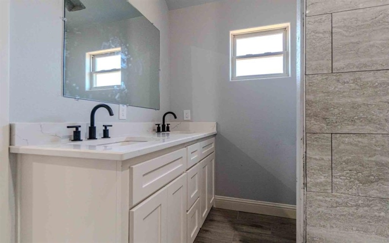 3406 Woodlake Drive, Granbury, TX 76048, 3 Habitaciones Habitaciones , ,2 BañosBaños,Residential,En Venta,3406 Woodlake Drive,20918730