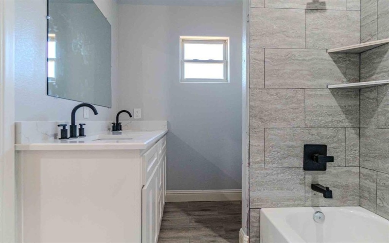 3406 Woodlake Drive, Granbury, TX 76048, 3 Habitaciones Habitaciones , ,2 BañosBaños,Residential,En Venta,3406 Woodlake Drive,20918730