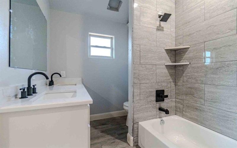 3406 Woodlake Drive, Granbury, TX 76048, 3 Habitaciones Habitaciones , ,2 BañosBaños,Residential,En Venta,3406 Woodlake Drive,20918730