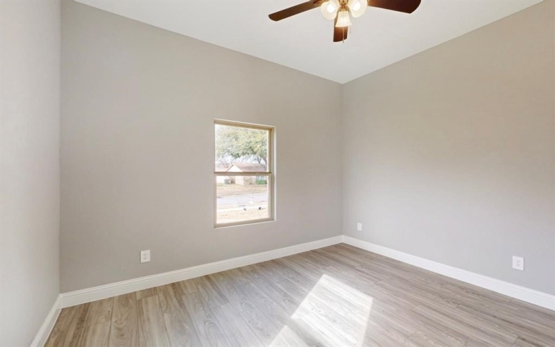 706 Poinsettia Drive, Lancaster, TX 75146, 4 Habitaciones Habitaciones , ,2 BañosBaños,Residential,En Venta,706 Poinsettia Drive,20918766