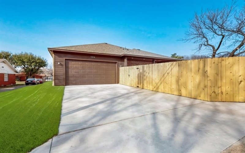 706 Poinsettia Drive, Lancaster, TX 75146, 4 Habitaciones Habitaciones , ,2 BañosBaños,Residential,En Venta,706 Poinsettia Drive,20918766