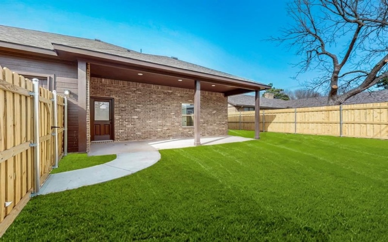 706 Poinsettia Drive, Lancaster, TX 75146, 4 Habitaciones Habitaciones , ,2 BañosBaños,Residential,En Venta,706 Poinsettia Drive,20918766