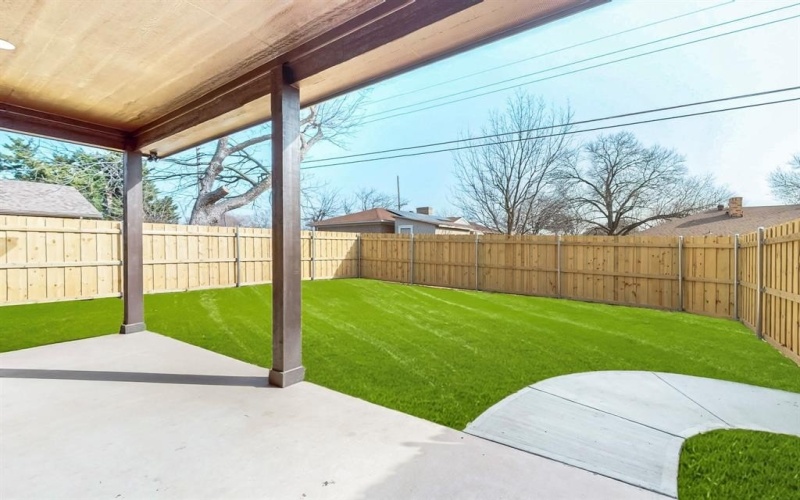 706 Poinsettia Drive, Lancaster, TX 75146, 4 Habitaciones Habitaciones , ,2 BañosBaños,Residential,En Venta,706 Poinsettia Drive,20918766