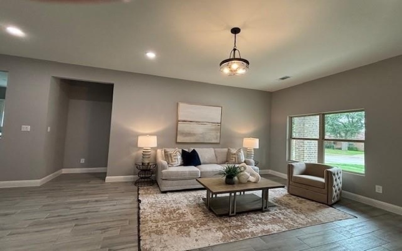 706 Poinsettia Drive, Lancaster, TX 75146, 4 Habitaciones Habitaciones , ,2 BañosBaños,Residential,En Venta,706 Poinsettia Drive,20918766