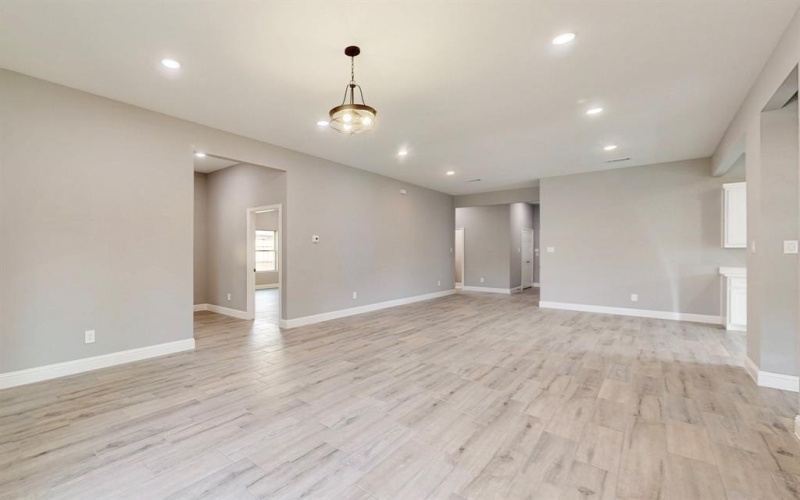 706 Poinsettia Drive, Lancaster, TX 75146, 4 Habitaciones Habitaciones , ,2 BañosBaños,Residential,En Venta,706 Poinsettia Drive,20918766