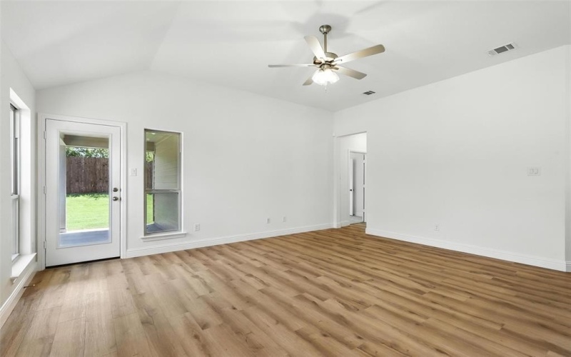 1200 Holly Street, Cleburne, TX 76033, 3 Bedrooms Bedrooms, ,2 BathroomsBathrooms,Residential,For Sale,1200 Holly Street,20919015