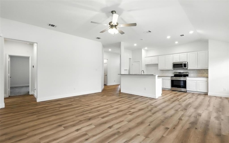 1200 Holly Street, Cleburne, TX 76033, 3 Bedrooms Bedrooms, ,2 BathroomsBathrooms,Residential,For Sale,1200 Holly Street,20919015