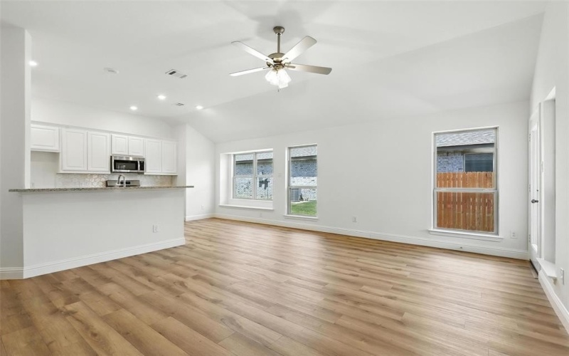 1200 Holly Street, Cleburne, TX 76033, 3 Bedrooms Bedrooms, ,2 BathroomsBathrooms,Residential,For Sale,1200 Holly Street,20919015