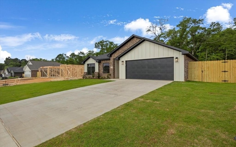 16226 Crossing Circle, Lindale, TX 75771, 4 Habitaciones Habitaciones , ,2 BañosBaños,Residential,En Venta,16226 Crossing Circle,20919044