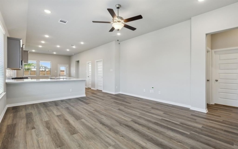 1953 Jade Forest Lane, Mesquite, TX 75181, 4 Bedrooms Bedrooms, ,2 BathroomsBathrooms,Residential,For Sale,1953 Jade Forest Lane,20919210