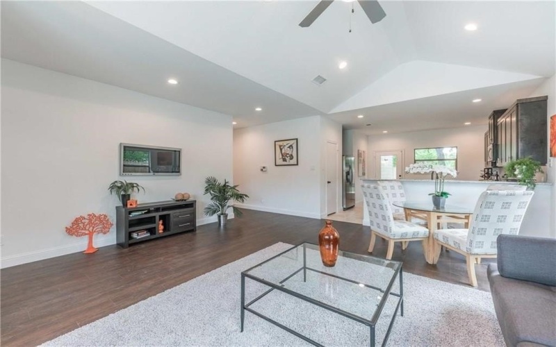 10190 Budtime Lane, Dallas, TX 75217, 4 Bedrooms Bedrooms, ,2 BathroomsBathrooms,Residential,For Sale,10190 Budtime Lane,20919454