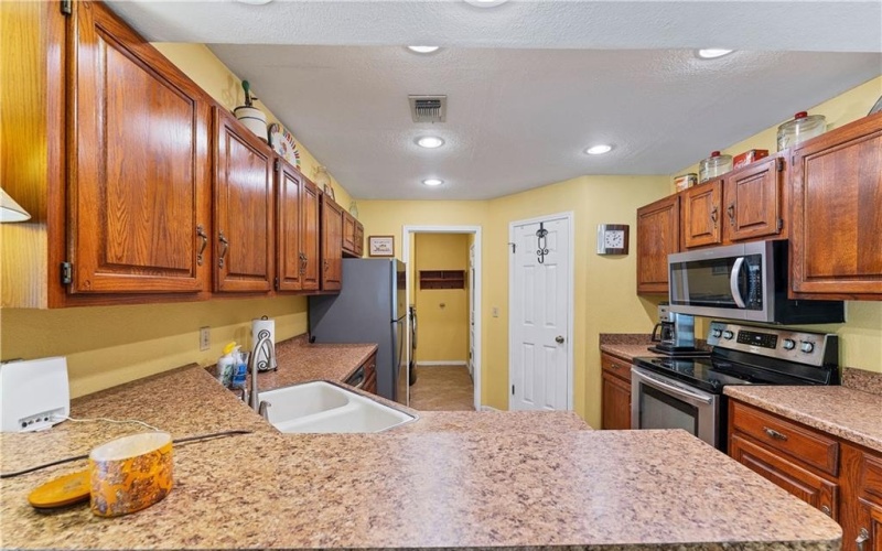 317 PAISANO STREET, New Braunfels, TX 78130, 3 Bedrooms Bedrooms, ,2 BathroomsBathrooms,Single Family Unit,For Sale,NA,PAISANO STREET,1040