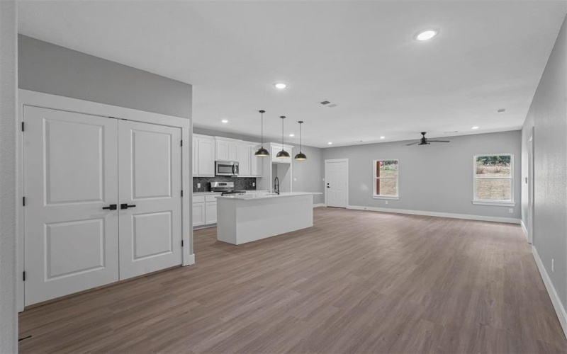 1331 W Crawford, Denison, TX 75020, 3 Bedrooms Bedrooms, ,2 BathroomsBathrooms,Residential,For Sale,1331 W Crawford,20919564