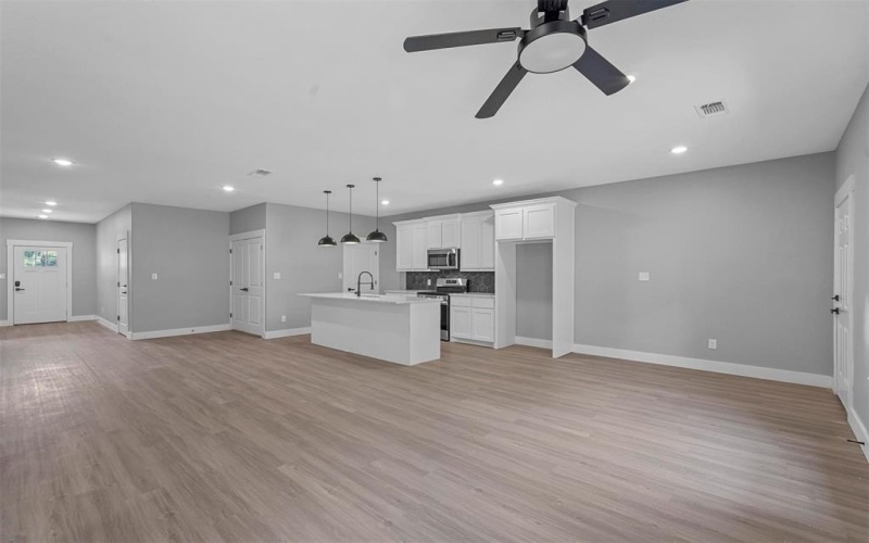 1331 W Crawford, Denison, TX 75020, 3 Bedrooms Bedrooms, ,2 BathroomsBathrooms,Residential,For Sale,1331 W Crawford,20919564