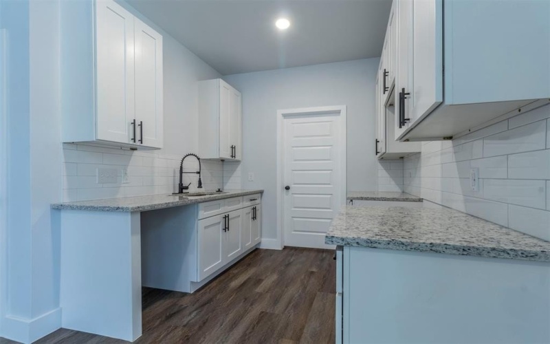 120 Red Bird Lane, Mabank, TX 75156, 3 Bedrooms Bedrooms, ,2 BathroomsBathrooms,Residential,For Sale,120 Red Bird Lane,20919940