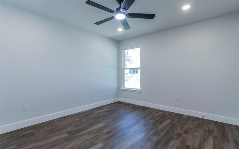 120 Red Bird Lane, Mabank, TX 75156, 3 Bedrooms Bedrooms, ,2 BathroomsBathrooms,Residential,For Sale,120 Red Bird Lane,20919940