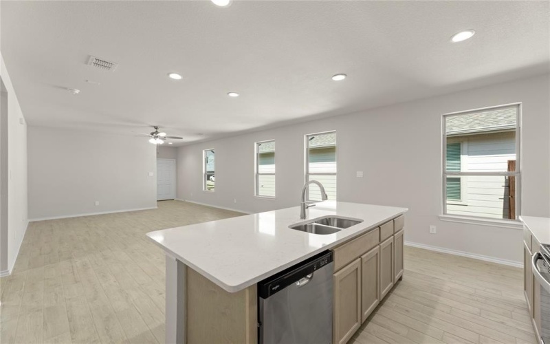 1641 Meadow Crest Drive, Aubrey, TX 76227, 3 Habitaciones Habitaciones , ,2 BañosBaños,Residential,En Venta,1641 Meadow Crest Drive,0,20920223