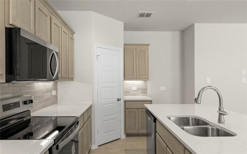 1641 Meadow Crest Drive, Aubrey, TX 76227, 3 Habitaciones Habitaciones , ,2 BañosBaños,Residential,En Venta,1641 Meadow Crest Drive,0,20920223