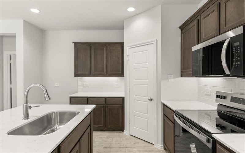 1717 Meadow Crest Drive, Aubrey, TX 76227, 3 Habitaciones Habitaciones , ,2 BañosBaños,Residential,En Venta,1717 Meadow Crest Drive,0,20920231