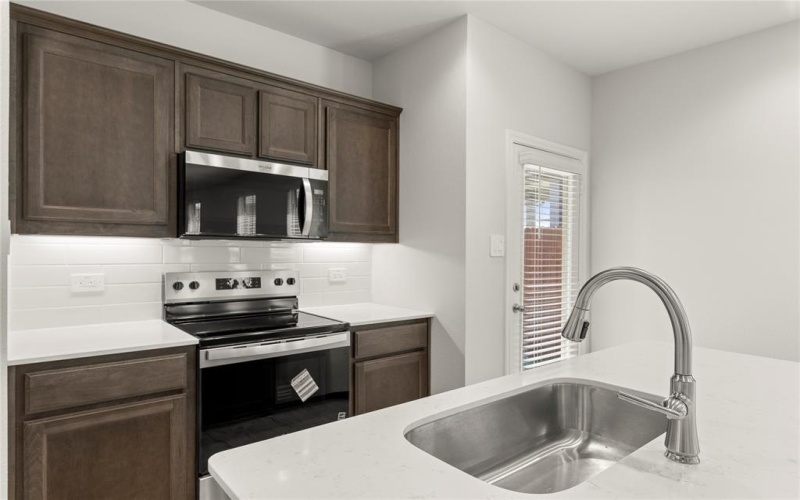 1717 Meadow Crest Drive, Aubrey, TX 76227, 3 Habitaciones Habitaciones , ,2 BañosBaños,Residential,En Venta,1717 Meadow Crest Drive,0,20920231