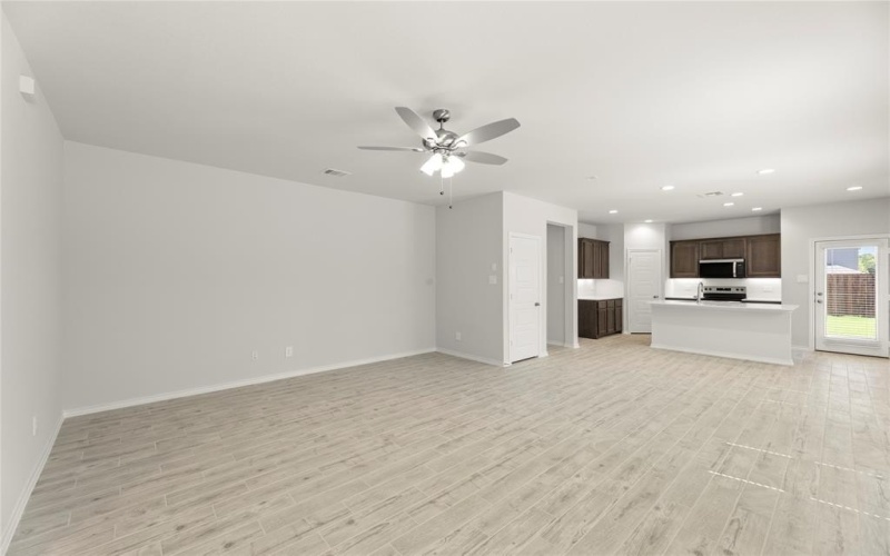 1717 Meadow Crest Drive, Aubrey, TX 76227, 3 Habitaciones Habitaciones , ,2 BañosBaños,Residential,En Venta,1717 Meadow Crest Drive,0,20920231