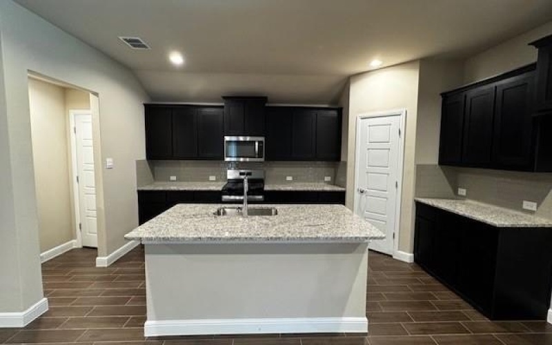 413 SUNFLOWER Trail, Cleburne, TX 76033, 5 Habitaciones Habitaciones , ,3 BañosBaños,Residential,En Venta,413 SUNFLOWER Trail,20920261