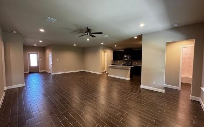413 SUNFLOWER Trail, Cleburne, TX 76033, 5 Habitaciones Habitaciones , ,3 BañosBaños,Residential,En Venta,413 SUNFLOWER Trail,20920261