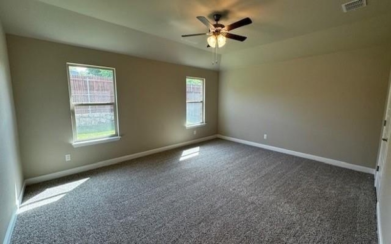 413 SUNFLOWER Trail, Cleburne, TX 76033, 5 Habitaciones Habitaciones , ,3 BañosBaños,Residential,En Venta,413 SUNFLOWER Trail,20920261