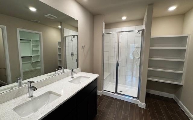 413 SUNFLOWER Trail, Cleburne, TX 76033, 5 Habitaciones Habitaciones , ,3 BañosBaños,Residential,En Venta,413 SUNFLOWER Trail,20920261