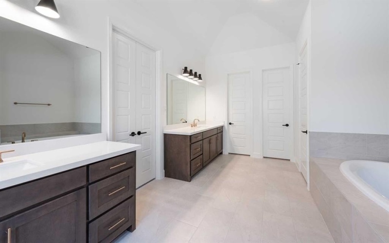 1038 Upland Court, Rockwall, TX 75087, 4 Habitaciones Habitaciones , ,3 BañosBaños,Residential,En Venta,1038 Upland Court,0,20922390