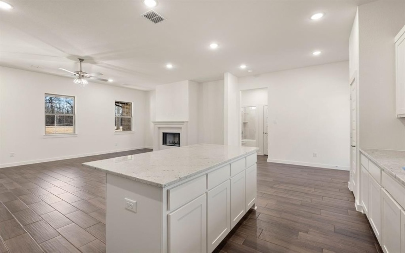 131 Jim Walters Drive, Runaway Bay, TX 76426, 3 Habitaciones Habitaciones , ,2 BañosBaños,Residential,En Venta,131 Jim Walters Drive,20922595