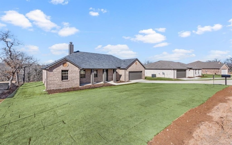 131 Jim Walters Drive, Runaway Bay, TX 76426, 3 Habitaciones Habitaciones , ,2 BañosBaños,Residential,En Venta,131 Jim Walters Drive,20922595