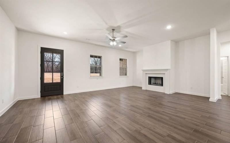 131 Jim Walters Drive, Runaway Bay, TX 76426, 3 Habitaciones Habitaciones , ,2 BañosBaños,Residential,En Venta,131 Jim Walters Drive,20922595