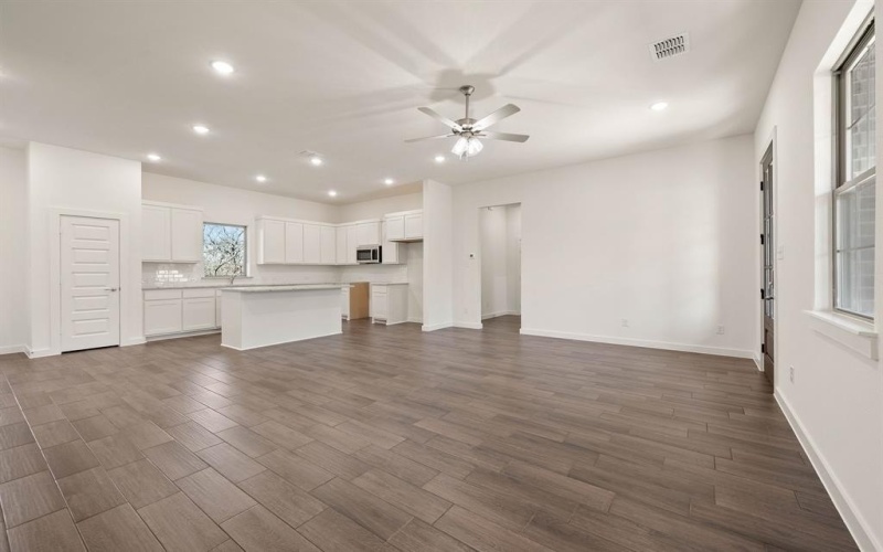 131 Jim Walters Drive, Runaway Bay, TX 76426, 3 Habitaciones Habitaciones , ,2 BañosBaños,Residential,En Venta,131 Jim Walters Drive,20922595