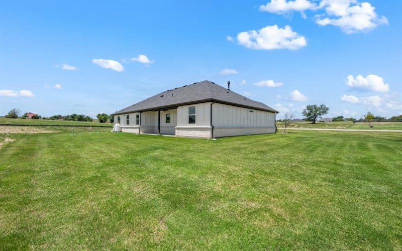 2004 Willy Dilly Road, Springtown, TX 76082, 3 Bedrooms Bedrooms, ,2 BathroomsBathrooms,Residential,For Sale,2004 Willy Dilly Road,20922614