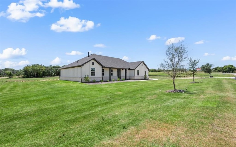 2004 Willy Dilly Road, Springtown, TX 76082, 3 Bedrooms Bedrooms, ,2 BathroomsBathrooms,Residential,For Sale,2004 Willy Dilly Road,20922614