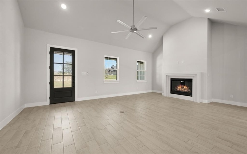 2004 Willy Dilly Road, Springtown, TX 76082, 3 Bedrooms Bedrooms, ,2 BathroomsBathrooms,Residential,For Sale,2004 Willy Dilly Road,20922614