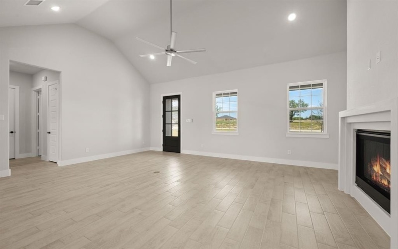 2004 Willy Dilly Road, Springtown, TX 76082, 3 Bedrooms Bedrooms, ,2 BathroomsBathrooms,Residential,For Sale,2004 Willy Dilly Road,20922614