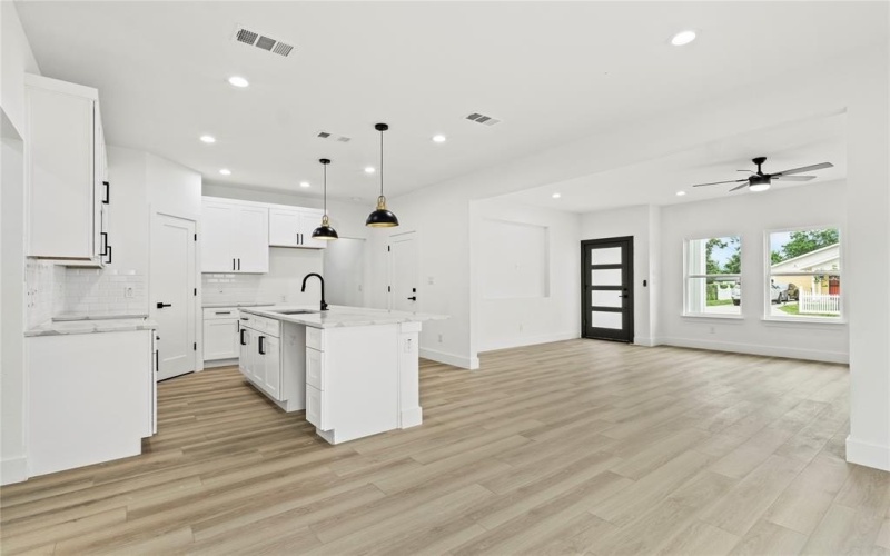 7815 Brownsville Avenue, Dallas, TX 75216, 3 Habitaciones Habitaciones , ,2 BañosBaños,Residential,En Venta,7815 Brownsville Avenue,20922652