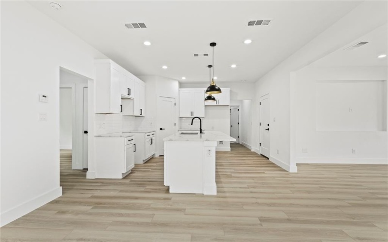 7815 Brownsville Avenue, Dallas, TX 75216, 3 Habitaciones Habitaciones , ,2 BañosBaños,Residential,En Venta,7815 Brownsville Avenue,20922652