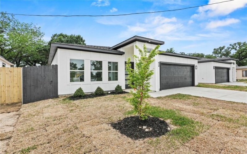 7815 Brownsville Avenue, Dallas, TX 75216, 3 Habitaciones Habitaciones , ,2 BañosBaños,Residential,En Venta,7815 Brownsville Avenue,20922652