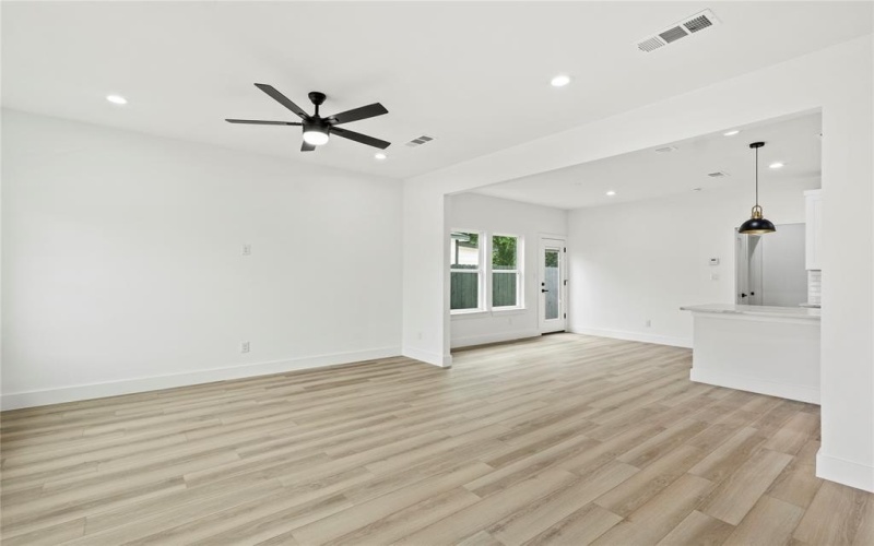 7815 Brownsville Avenue, Dallas, TX 75216, 3 Habitaciones Habitaciones , ,2 BañosBaños,Residential,En Venta,7815 Brownsville Avenue,20922652