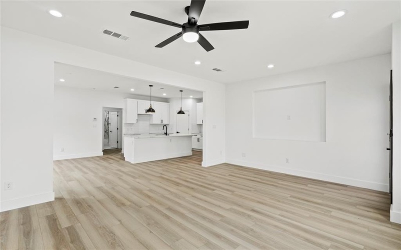 7815 Brownsville Avenue, Dallas, TX 75216, 3 Habitaciones Habitaciones , ,2 BañosBaños,Residential,En Venta,7815 Brownsville Avenue,20922652