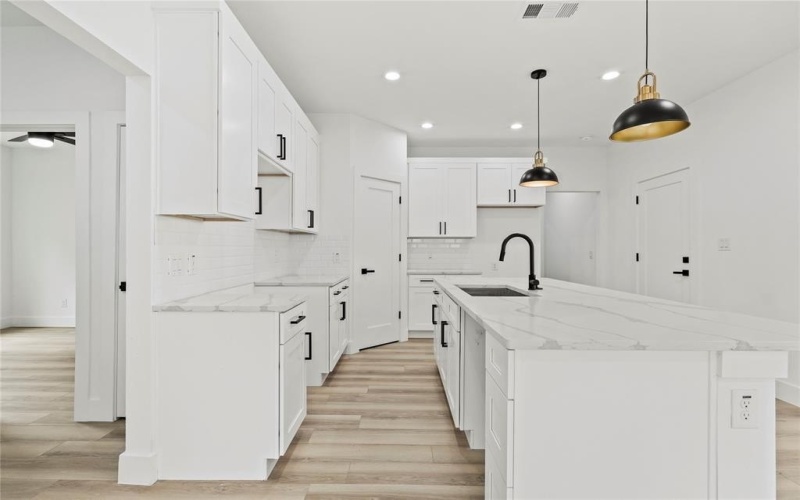 7815 Brownsville Avenue, Dallas, TX 75216, 3 Habitaciones Habitaciones , ,2 BañosBaños,Residential,En Venta,7815 Brownsville Avenue,20922652