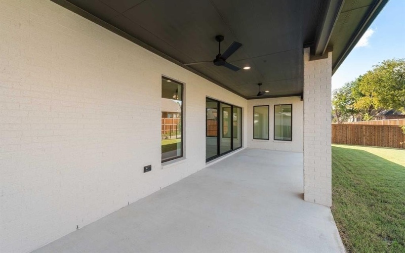 716 Bear Creek Drive, Hurst, TX 76054, 5 Bedrooms Bedrooms, ,6 BathroomsBathrooms,Residential,For Sale,716 Bear Creek Drive,0,20921014