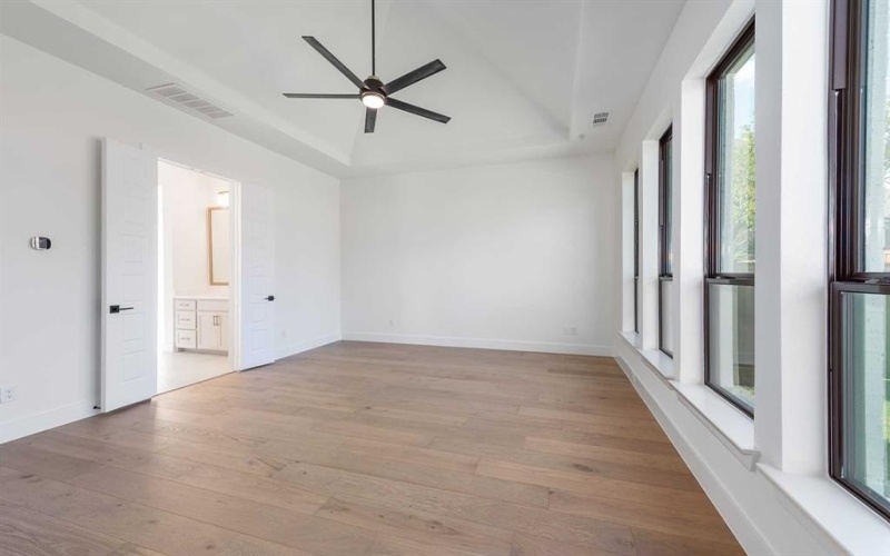 716 Bear Creek Drive, Hurst, TX 76054, 5 Bedrooms Bedrooms, ,6 BathroomsBathrooms,Residential,For Sale,716 Bear Creek Drive,0,20921014